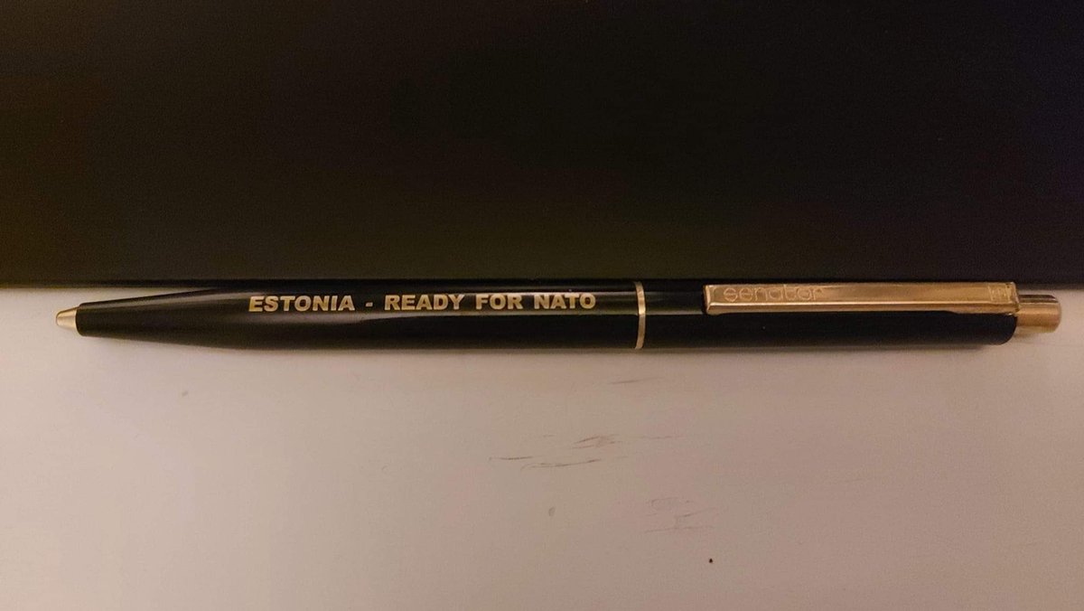 20 years ago I was an exchange student in Helsinki taking a break from working <a href="/MoD_Estonia/">MoD Estonia</a> on #Estonia joining <a href="/NATO/">NATO</a>. Recently one of my friends in #Finland found this pen I had given. A long wait but the more rewarding now. Thank you &amp; big respect to <a href="/niinisto/">Sauli Niinistö</a> and <a href="/MarinSanna/">Sanna Marin</a>