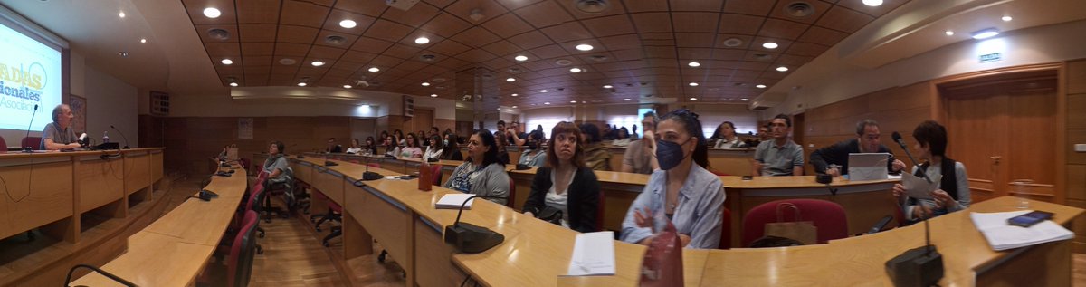 laruecaas's tweet photo. #jornadasProfesionales de @laruecaas Aprendiendo sobre #impactoyjóvenes  y por fin juntas en un mismo espacio. 😃😍😍 https://t.co/T4OuMvxlrm