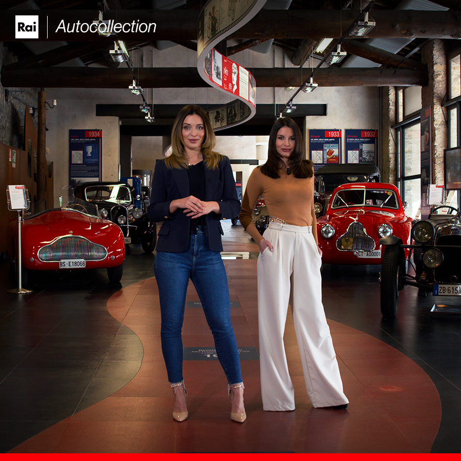 RaiDue's tweet photo. Veronica Dal Bosco e Maria Del Monte ci porteranno in un viaggio nel mondo delle auto d’epoca dal valore inestimabile. 🏎️
Tutti a bordo: si parte con #Autocollection sabato alle 10.15 su #Rai2 e #RaiPlay 🏁 https://t.co/YiNe0qTK1P