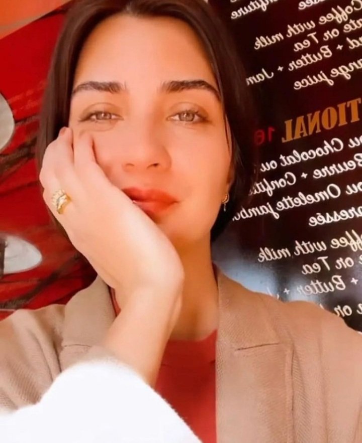 YaniOH80's tweet photo. Esos ojos  tan hermosos 😍

#TubaBüyüküstün ✨❣ https://t.co/Ifzc0prL6k