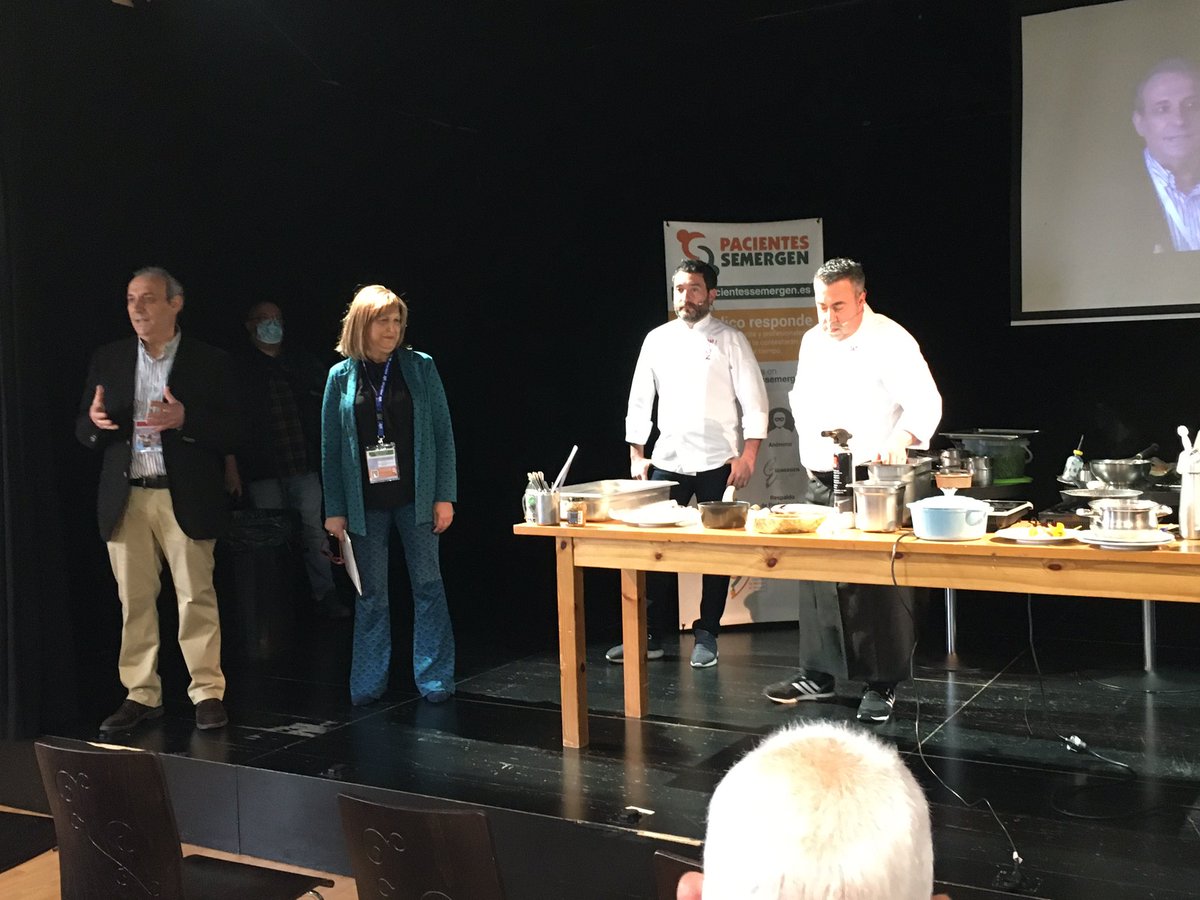 En #CongresoPacientes de <a href="/SEMERGENap/">SEMERGEN | Médicos de AP</a> Taller de alimentación saludable con los Chefs embajadores de la Dieta Ártabra Miguel Ángel Campos <a href="/agabeira_ferrol/">Restaurante AGabeira</a>  y Daniel López <a href="/ocaminodoingles/">O camiño do inglés</a>
📌Directo desde PacientesSemergen.es