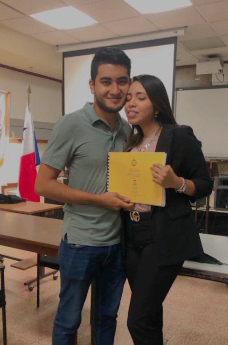 nathysky's tweet photo. Debí haber sustentado en Diciembre pero por cosas que pasan se prolongó hasta el 10 de mayo, sin embargo fue perfecto 🤩 Diosito sabe porque hace las cosas. #Feliz https://t.co/rneDfTXxXg