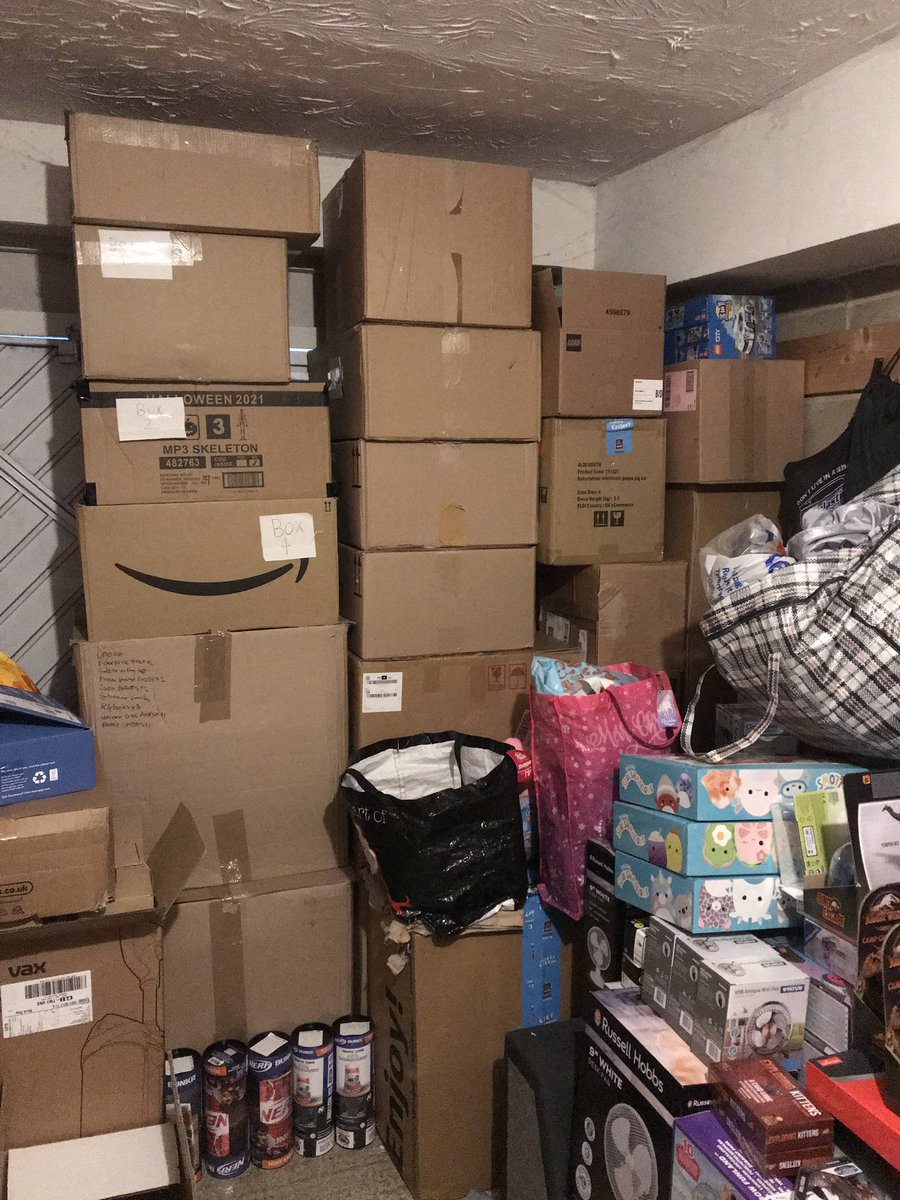 MKP_Flips's tweet photo. @Haitch_Online Currently half way to sorting out my garage. 80% of the back wall is Lego. I’m scared when I move I won’t get the same garage size https://t.co/72B7cLVVev