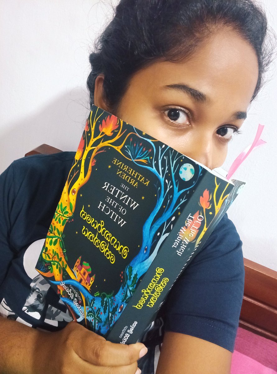 nilmanifernando's tweet photo. Felt cute!
Might delete later 🤣

#WinterOfTheWitch #KatherineArden #WinternightTrilogy https://t.co/TifgxSH7jY