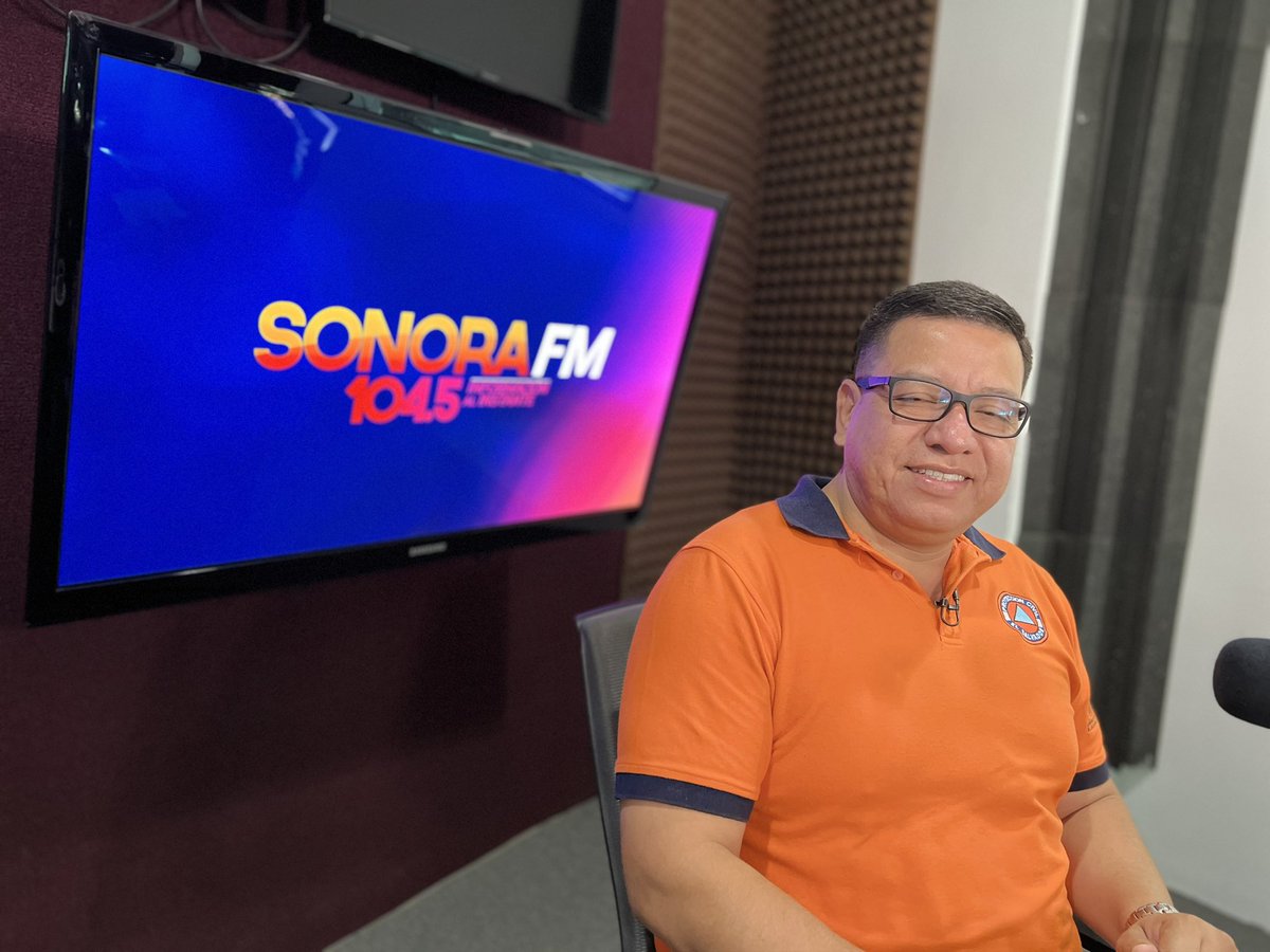 Ya se encuentra en cabina de <a href="/SonoraFM_sv/">Sonora FM</a> junto a <a href="/GracielaRajo/">Graciela Rajo</a> nuestro invitado de esta mañana: el director de <a href="/PROCIVILSV/">Protección Civil de El Salvador</a> <a href="/luisalonsoamaya/">Luis Alonso Amaya</a> 
Sintonice el 104.5 FM y acompáñenos!