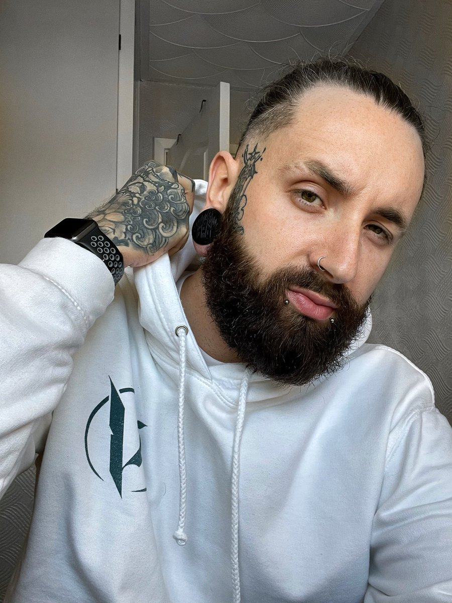 _kieran_xx3's tweet photo. @InVisionstweets hoodie is always the one! 

#inVisions #iV #metal #HeavyMetal #alternative #alternativeguys https://t.co/6aj6PxnbvW
