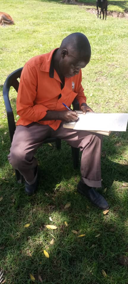 emmahbwayo's tweet image. MBALE: NRM Supporter Donates land To HE @KagutaMuseveni.

Rev. Mutenyo John Wanda resident of Lukhonje S/C donated land located behind industrial hub to President Museveni  in recognition and appreciation to what the @NRMOnline government has done. @kirunda_faruk @lindahNabusayi