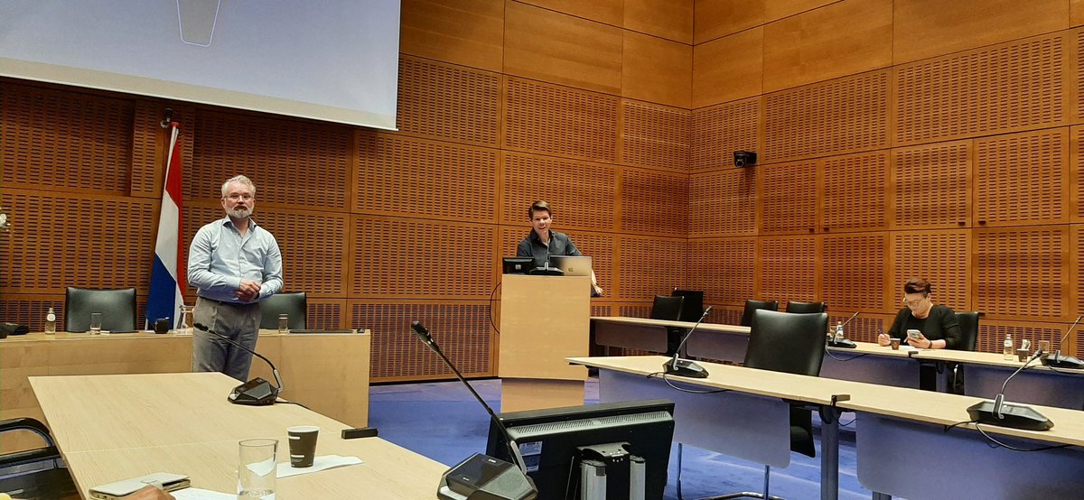 👉 'Wat is het beoogd maatschappelijk effect? Stel als raad de vraag: wat levert het Meppel op?'

In een interactieve training door <a href="/nlperikles/">Periklesinstituut</a> zijn de (duo-)raadsleden gisteravond meegenomen in het afwegen van belangen en debattechnieken. 

#Meppel #gemeenteraad #startprogramma