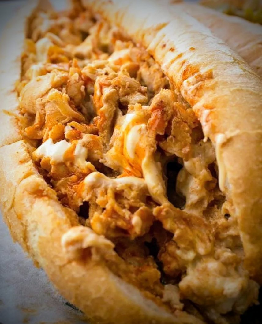 GotHotDogs's tweet photo. Buffalo Chicken Cheesesteak is the way to go! 🤤
#food #cheesesteak #chickencheesesteak #hotsauce #closeup #foodtruck #foodcart #foodcarts #philadelphia #pa #phillycheesesteak #buffchick https://t.co/xajbHdRP2P