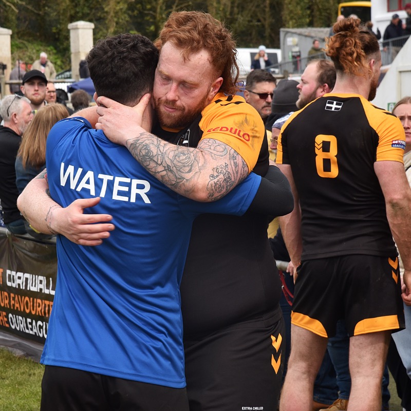 CornwallRLFC's tweet photo. 𝐓𝐇𝐑𝐄𝐄 𝐃𝐀𝐘 𝐖𝐀𝐑𝐍𝐈𝐍𝐆 〓〓

🕒 In three days time we host @WWRaidersRL at the Mem in Betfred League 1.

🫂 As a team and a club, we are together.

🤝 And as supporters, we want you to be together with us on Sunday. 

📸 @sportscornwall 

🖤💛 #Kernowkynsa #RugbyLeague