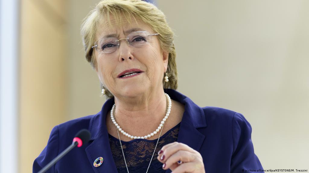 ONUGeneve's tweet photo. « À ce jour, plus de 1000 corps de civils ont été retrouvés dans la seule région de #Kiev», affirme @mbachelet à l’ouverture de la session extraordinaire du Conseil des droits de l’homme sur la situation en #Ukraine🇺🇦 #SS34. 

Notre compte-rendu de séance👉https://t.co/r9rW2nZGTl https://t.co/eP1xwW4EOY