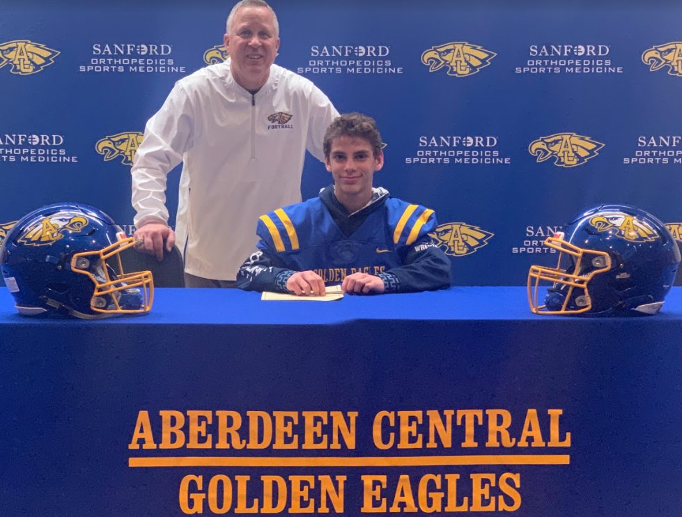 acgefootball's tweet photo. FUTURE Eagle Spotlight of the Day- Paxton Ewing! Welcome to the family! 🦅 https://t.co/v4DXxACqHr