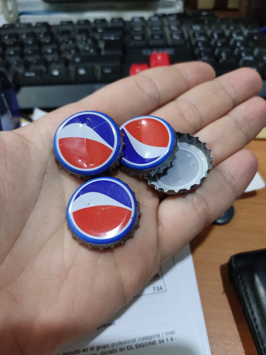 joandorino's tweet photo. Veient com cauen les cryptos i l'ambient de guerra que hi ha, jo ja em preparo pel futur.
#Fallout #FalloutBottlecaps #Bethesda https://t.co/6a49BJi5cQ