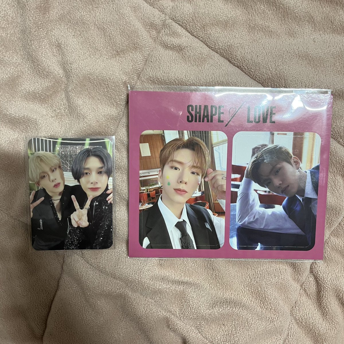 NaRangGuLayHaJa's tweet photo. 몬스타엑스 shape of love 특전 일괄 양도
형원 일괄 4.5 / 주헌 일괄 4
기현(미개봉)+형원주헌 유닛 1
GS25반택 혹은 CU끼리만 이용 가능 +0.16
바이오에 있는 오픈채팅으로 연락주세요~! 디엠 확인X
하자 예민하신 분X / 하자 확인은 2장까지만 가능 https://t.co/hLHA6pHjhS