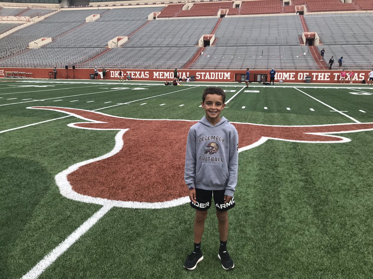 Coach_Fagan30's tweet photo. If you’re going to skip school might as well be for a good reason like @uiltexas State Track meet hosted by @TexasTFXC ! Rhetts pretty pumped to be at DKR Stadium @TexasFootball Ready to see some @WboroTrackXC bring home some 🥇hardware!!! #Blessed #WorkingForPeanuts #BOROTUFF https://t.co/FSH7M2K71C