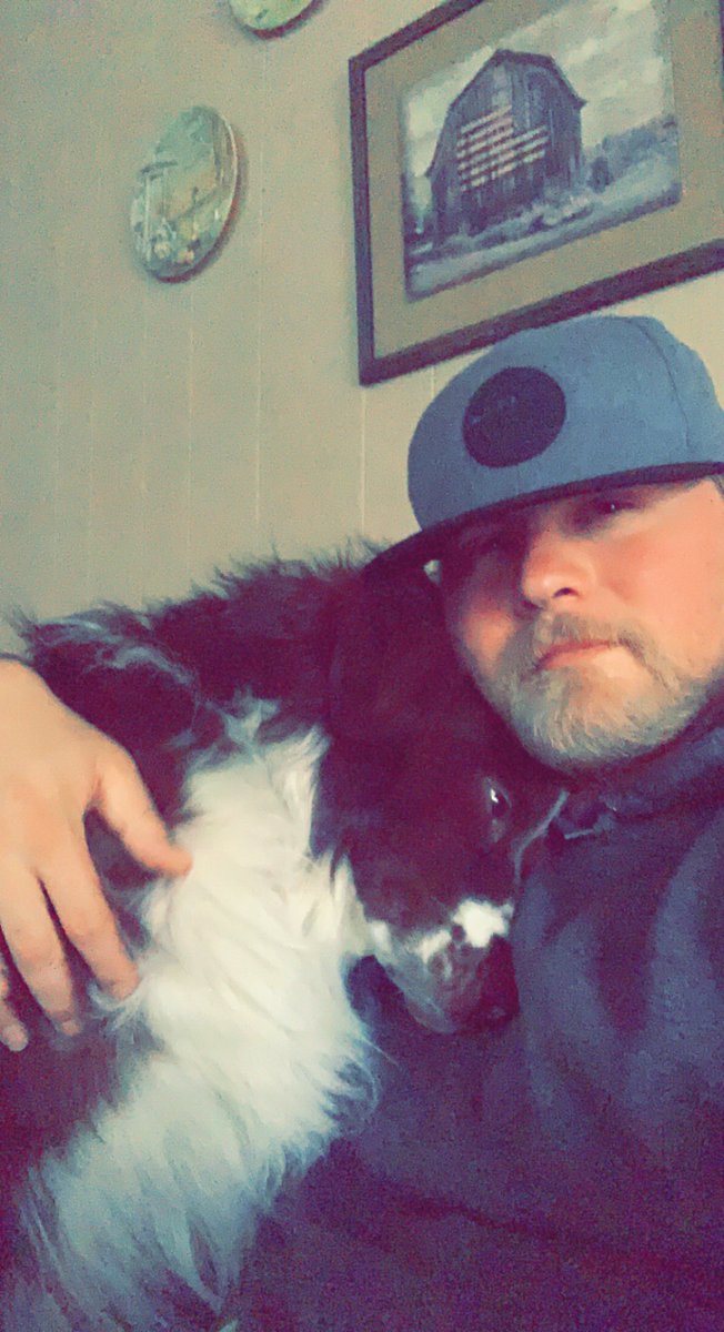 Sack_Of_Potato's tweet photo. Nothing like some hugs from the pup https://t.co/3tDc6BrMKw
