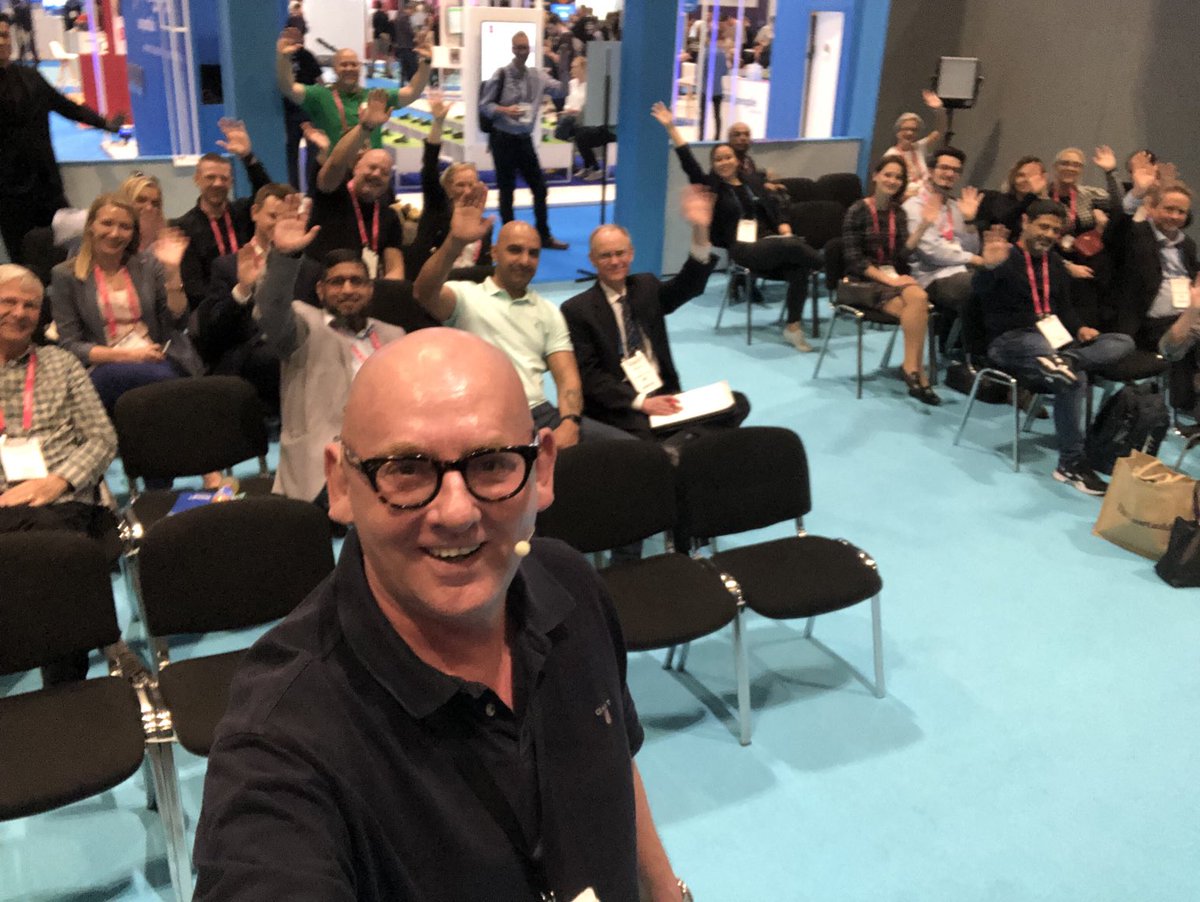 Risk_Dashboard's tweet photo. Fantastic time ⁦@Accountex⁩ even managed an Ellen moment, talking about #risk ⁦@NeilCampbell678⁩ https://t.co/JnP6aOcnEu