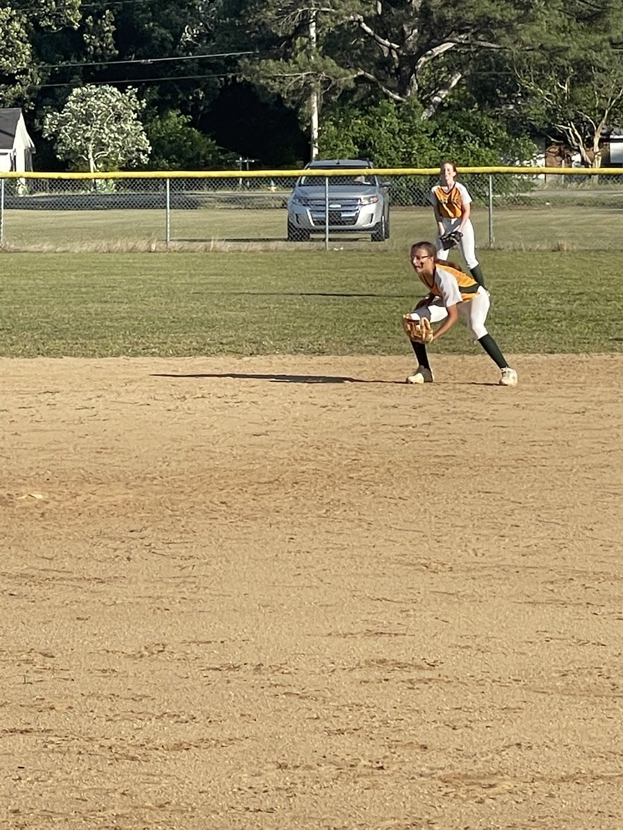 jaelyn_h08's tweet photo. Conference champs and county middle school champs. I am extremely proud of how my middle school season ended. We were a young team but boy did they put in the work! I am extremely proud of being apart of these girls! #lastmiddleschoolgame #champs #littlefield https://t.co/gsjFSLNmJA