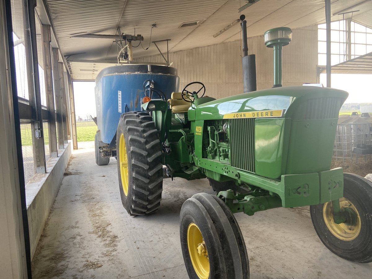 When the mixer tractor won’t start we bust out the 4020