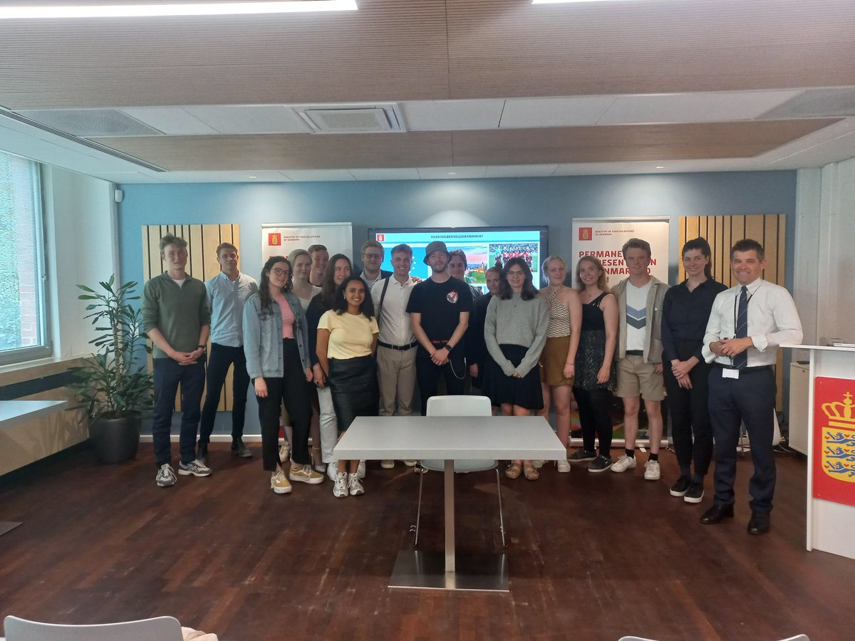 DKinBelgium's tweet photo. Today, the Embassy had a visit from @radikalungdom, where they learned about Belgian politics and economy. Thanks for many great questions - It’s great to finally welcome visitors again🇩🇰 #DKinBelgium https://t.co/9LIOUohxQu