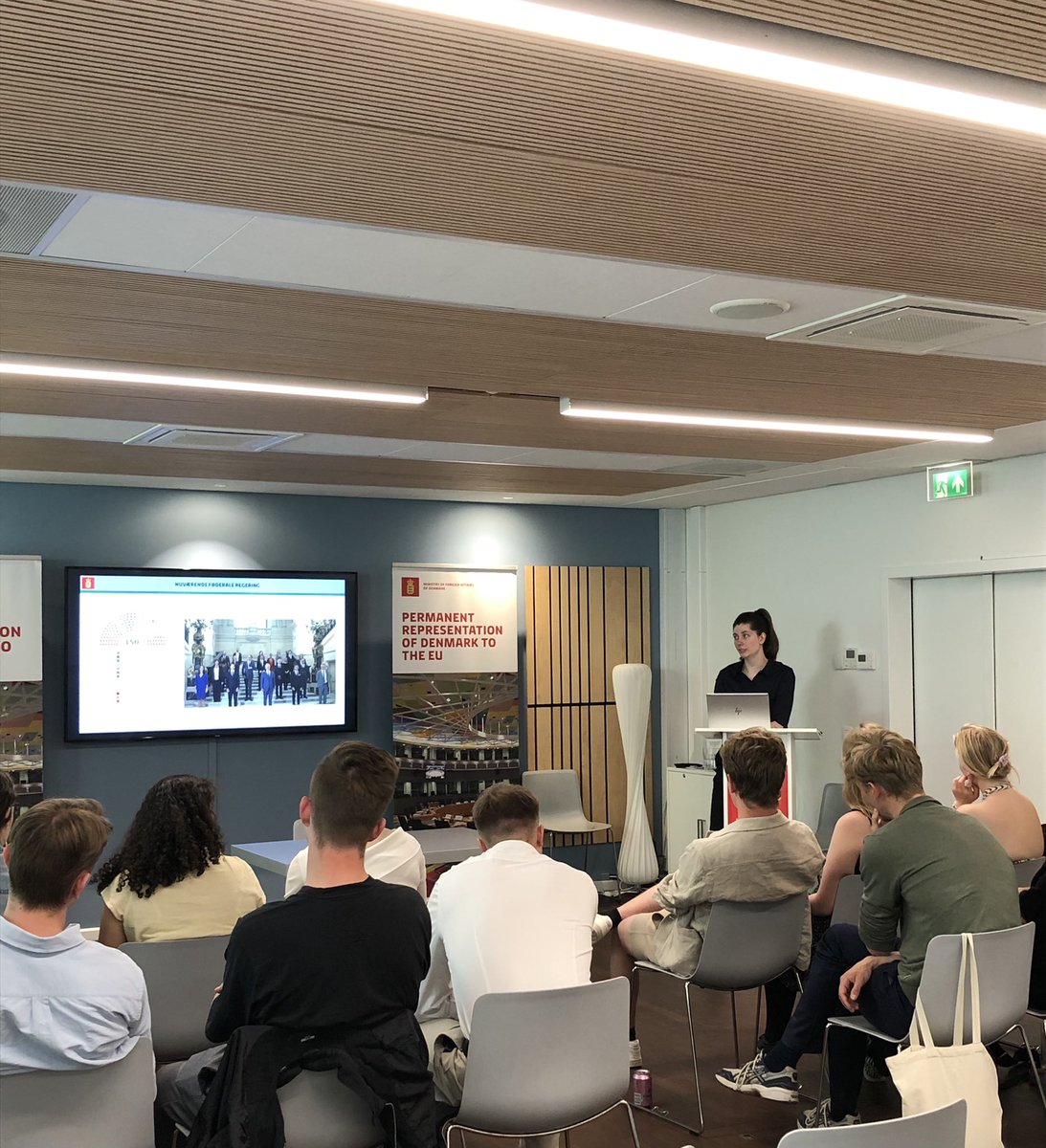 DKinBelgium's tweet photo. Today, the Embassy had a visit from @radikalungdom, where they learned about Belgian politics and economy. Thanks for many great questions - It’s great to finally welcome visitors again🇩🇰 #DKinBelgium https://t.co/9LIOUohxQu