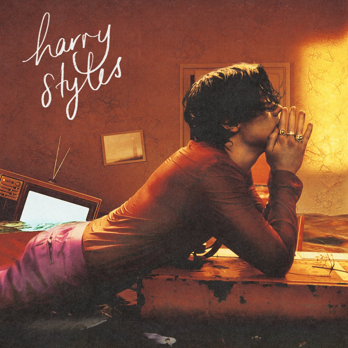 CosmintSTUDIOS's tweet photo. Happy 5⃣ Year Anniversary of #HS1, the debut solo album by @Harry_Styles @HSHQ ❤️‍🔥👼⌛️

#meetmeinthehallway #signofthetimes #carolina #twoghosts #sweetcreature #onlyangel #kiwi #eversincenewyork #woman #fromthediningtable #harrystyles #loveontour #harrystylessoloalbum #5YearsOfHS1 https://t.co/7mqafC9a6p