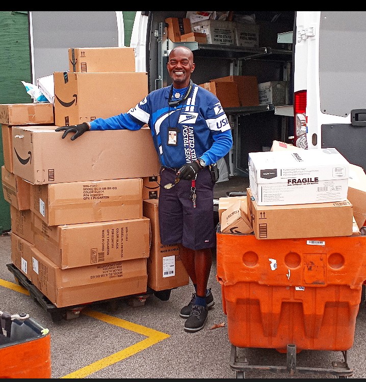 AJWoodson's tweet photo. @fina_ny To #Sunscreen or Not to Sunscreen 

I'm the #Blackest 
I'm Proud to Say
But when you Walk
8.5 to 11 miles a Day
(They were Right) and I found out #TheHardWay 

Gotta have Protection
#USPSLife 📬 https://t.co/f1QkQlP3vA
