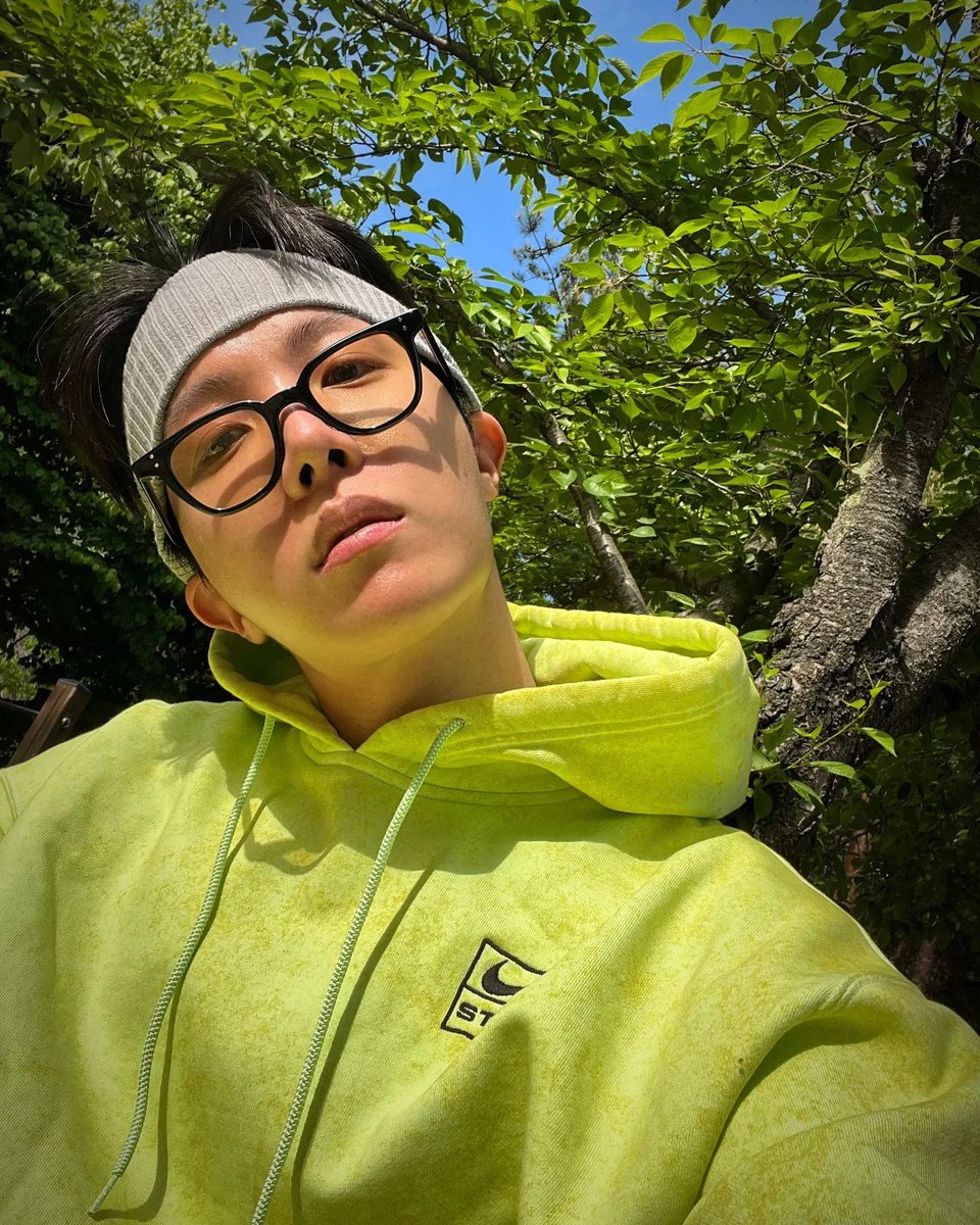 eiarmyy's tweet photo. 🫣 https://t.co/FjyusmQaNq