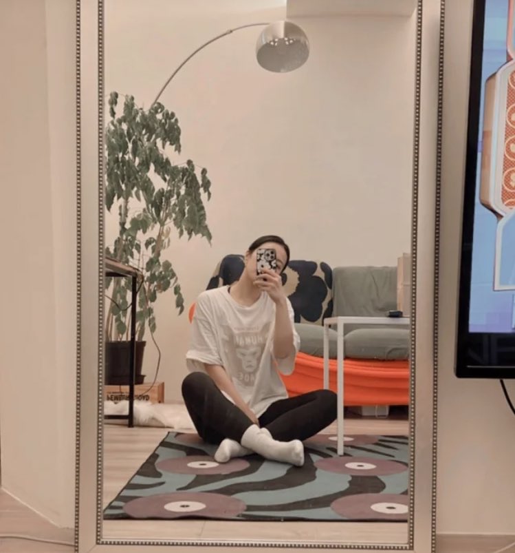 kaiseli71006191's tweet photo. 怎麼又在下雨了…

#原味襪子 #原味衣物 #原味賣家 #原味絲襪  #黑色絲襪 #原味商品 #足控 #腳趾 #戀足 #舔腳 #黑絲 #絲襪誘惑 #女王 #腳奴 https://t.co/C3H9f4yfoQ