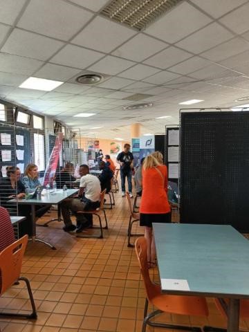 Solene_MLJ's tweet photo. 🎯Afin de promouvoir les métiers du secteur de l'#industrie, l'agence de #Mantes participe au Village de l'industrie à l'@AFPA_IDF  de Magnanville.
#TeamPEIDF https://t.co/5z7uPNF9O4