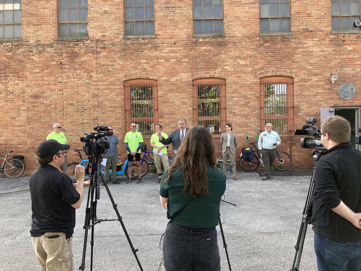 Lake_Erie_West's tweet photo. Today we're highlighting all the great aspects of Bike Month, including the city of Toledo's Bike to Work Challenge! Watch for us in the media today, and learn more about bicycling for transportation and all the fun events happening during Bike Month at https://t.co/t3tHP0GfVP https://t.co/OtYOHhzDXX