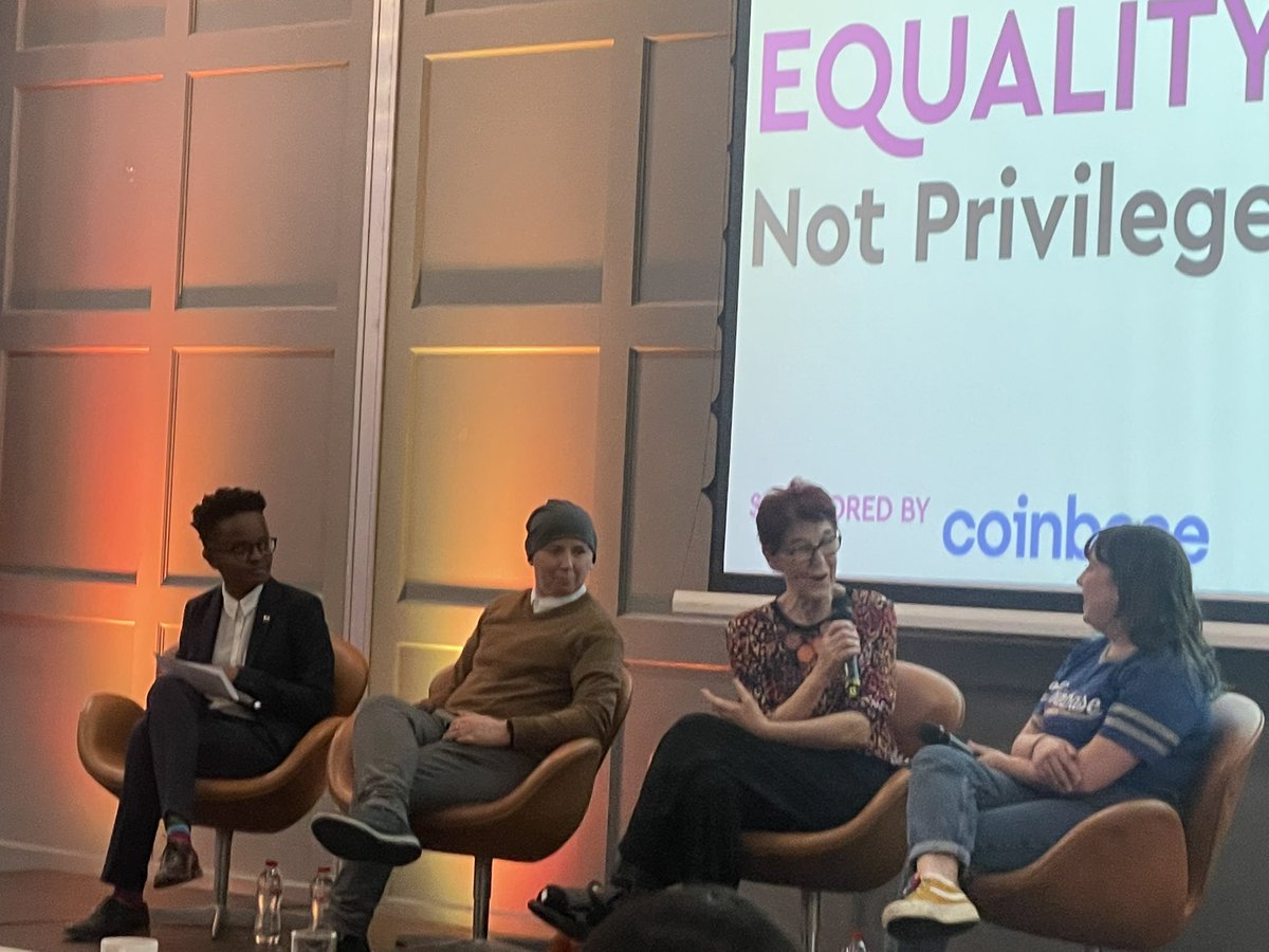 BritEmbDublin's tweet photo. Weโre at Day 1 of @DublinPrideโs #PrideAtWork2022 conference ๐ณ๏ธโ๐
Our team have enjoyed listening to academics, activists and businesses talk about #LGBTQ issues in Ireland ๐ฎ๐ช https://t.co/ifP61uNcx1