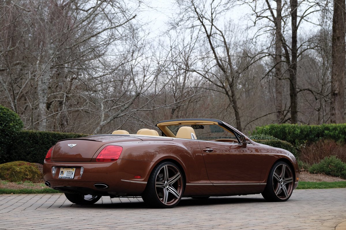SpeedDemon250's tweet photo. #Bentley #ContinentalGTC 

#TheSpeedingDemon 
#SpeedDemon250 😈 https://t.co/VtogHNawCA