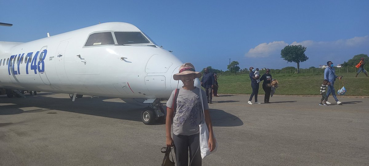 EllyanneCGithae's tweet photo. Just landed. 🌊 🐋 🐳 Conservation loading with amazing & passionate environmentalists @WakioDorcas at the coast of Kenya #MangroveRestoration @Rotary @rotary9212 @UNBiodiversity look out for #TechnologyForConservation @CWN_ORG going global 🌳🌳🌳🌍🌏🌎 https://t.co/I4BH6jFMZl