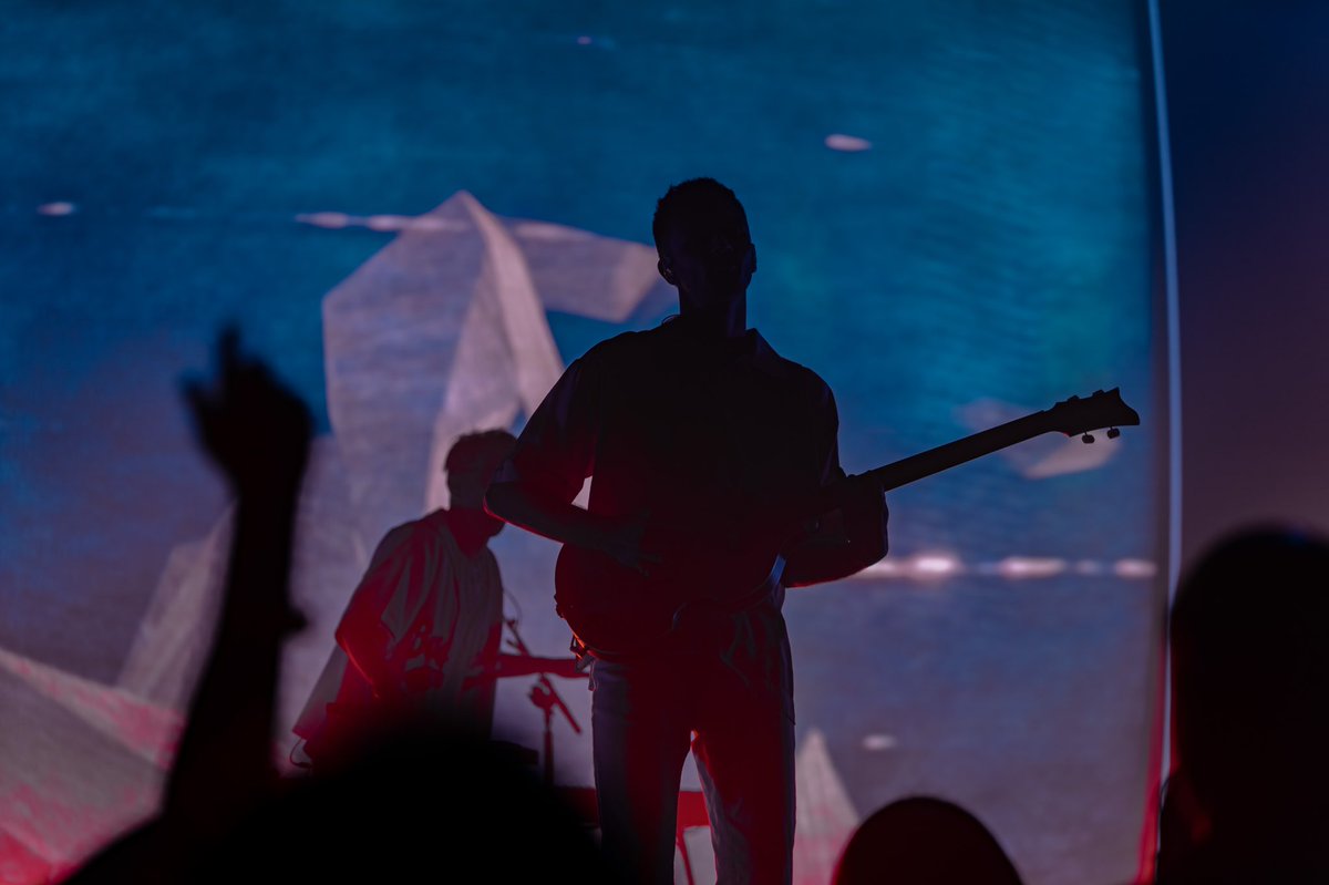 artbysoto's tweet photo. #Throwback to me shooting for @GlassAnimals here in Asheville, NC https://t.co/uVCpx1QLCw