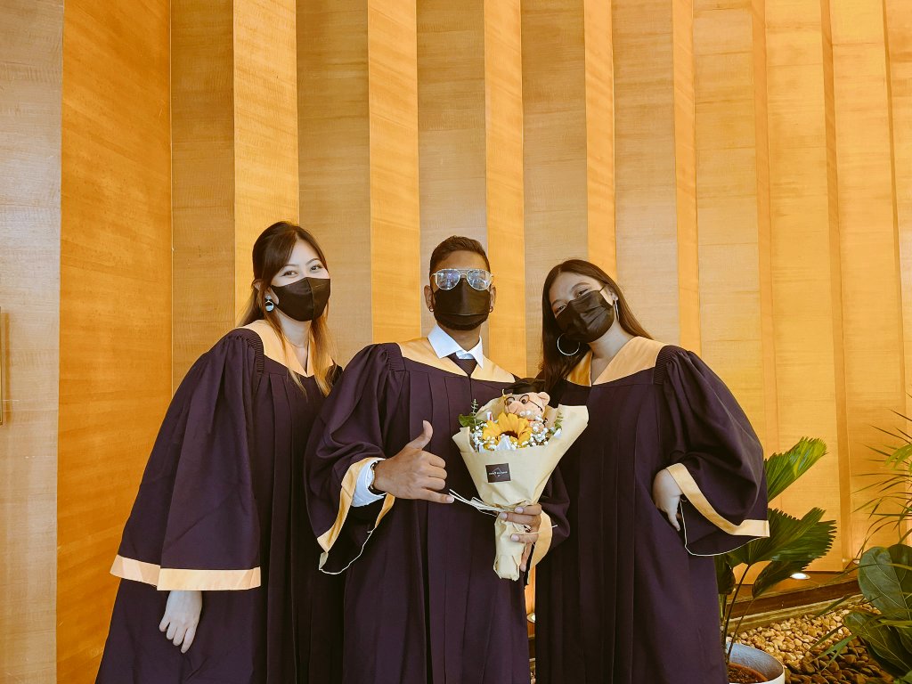Rajnaldo7's tweet photo. ษช แด
ษชแด
ษชแด สแดสส! ๐จโ๐๐
#graduation2022 #ngeeannpoly https://t.co/Lu7XL2fzuX