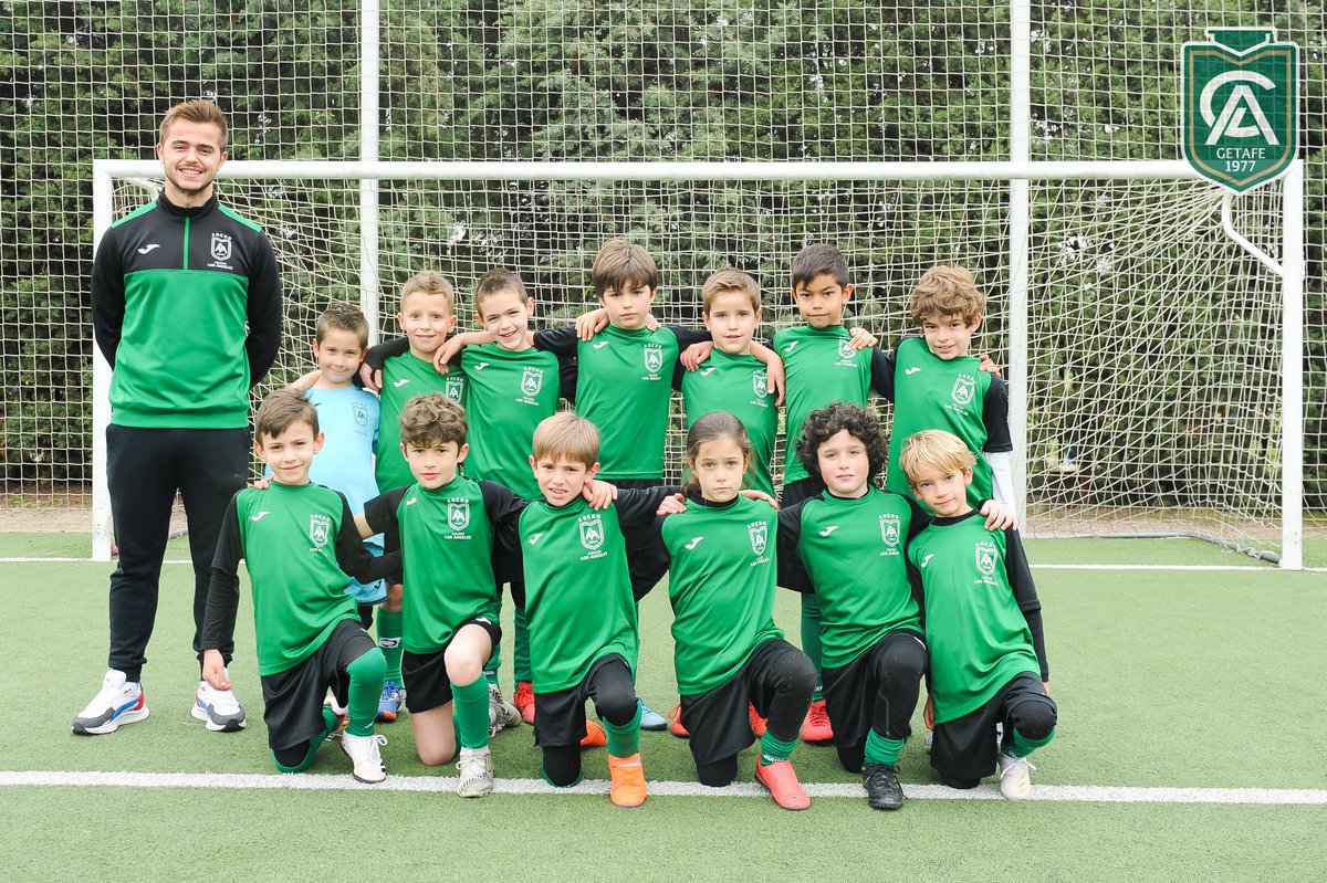 LosAdeso's tweet photo. Os presentamos a nuestros 4 equipos Prebenjamines Federados de Fútbol 7.

Con sus entrenadores/as Carlos, Nacho, Guti y Andrea están haciendo un trabajo estupendo, están aprendiendo mucho, y, lo más importante ¡se lo están pasando genial!

¡Estamos muy orgullosos de ellos/as! https://t.co/srjWXLomPY