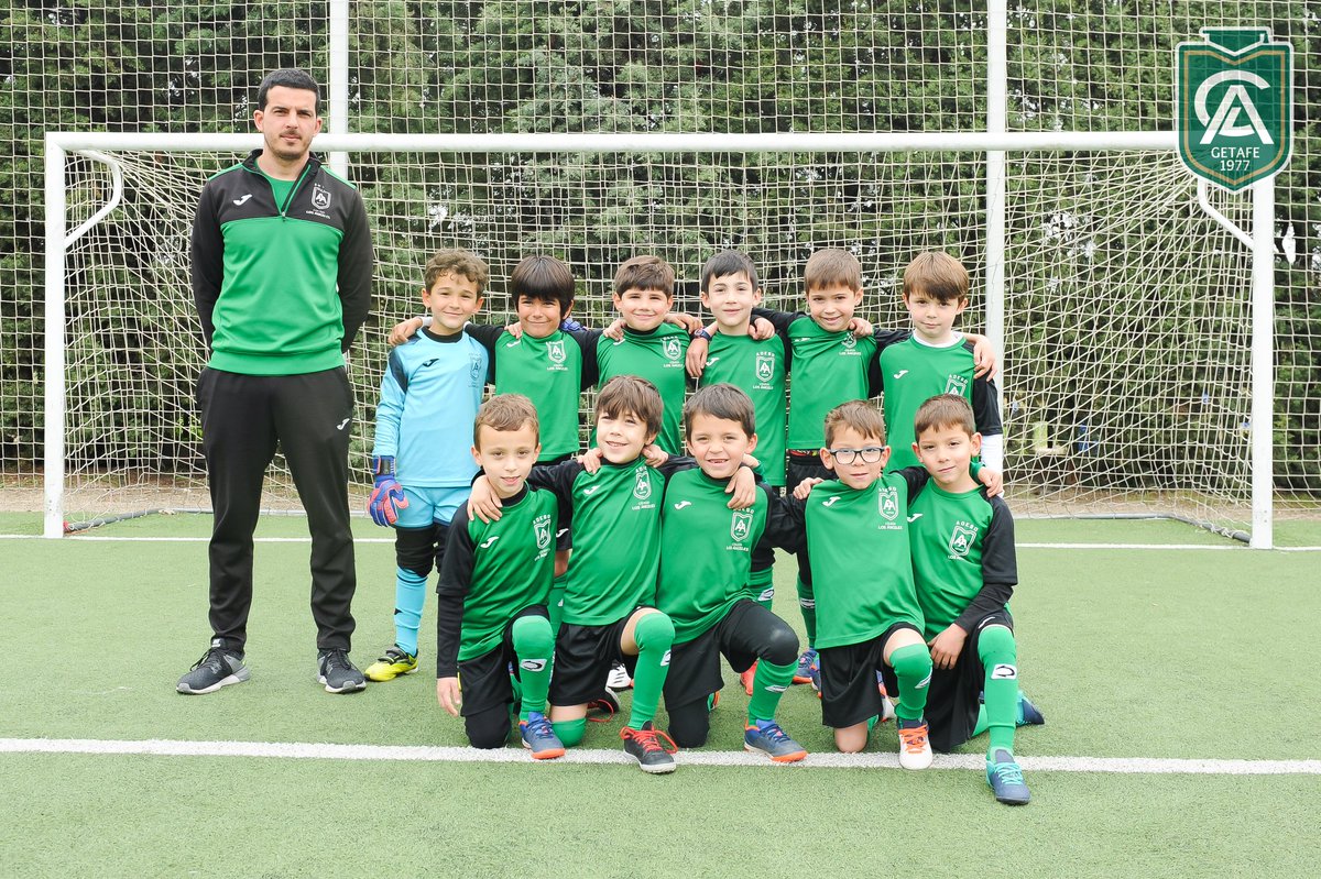 LosAdeso's tweet photo. Os presentamos a nuestros 4 equipos Prebenjamines Federados de Fútbol 7.

Con sus entrenadores/as Carlos, Nacho, Guti y Andrea están haciendo un trabajo estupendo, están aprendiendo mucho, y, lo más importante ¡se lo están pasando genial!

¡Estamos muy orgullosos de ellos/as! https://t.co/srjWXLomPY