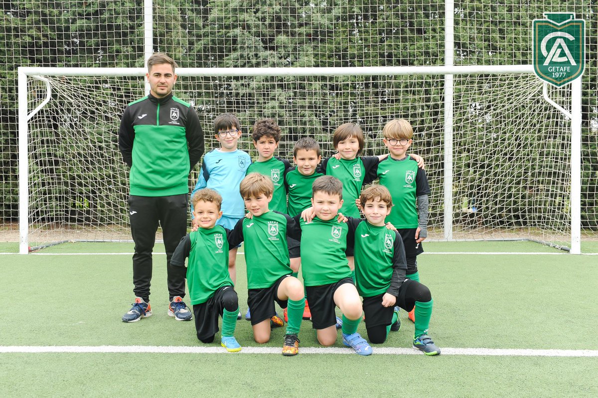 Os presentamos a nuestros 4 equipos Prebenjamines Federados de Fútbol 7.

Con sus entrenadores/as Carlos, Nacho, Guti y Andrea están haciendo un trabajo estupendo, están aprendiendo mucho, y, lo más importante ¡se lo están pasando genial!

¡Estamos muy orgullosos de ellos/as!