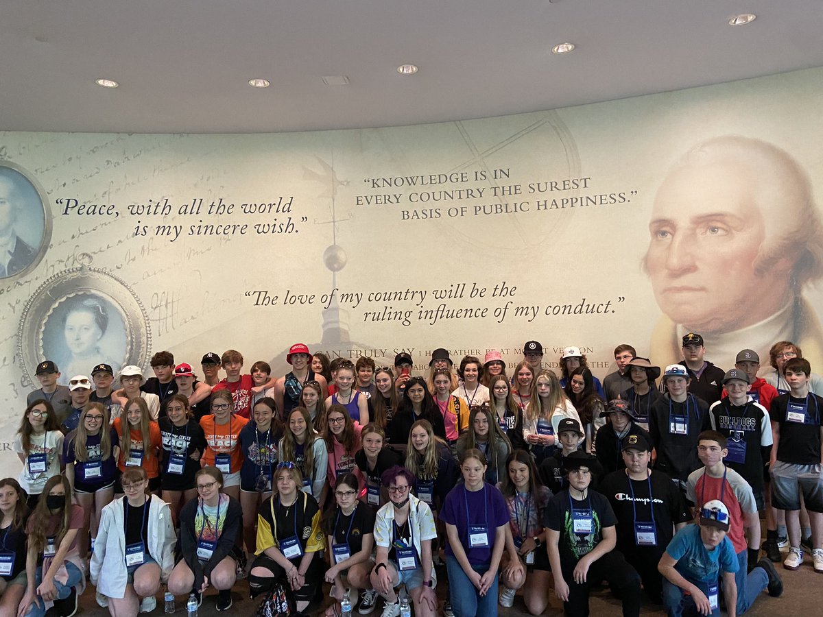 SMS8inDC's tweet photo. SMS 8th grade hits the road …. Mount Vernon and The Toledo Zoo @SwantonMS https://t.co/KRRsfIRSIA