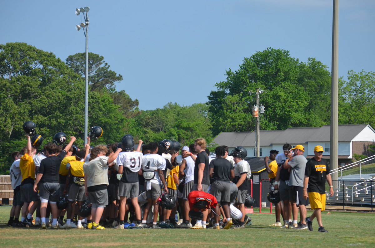 PontotocFTBL's tweet photo. Big scrimmage at 2pm as we wind down spring practice this year!! It’s a good day to have a good day and watch some live scrimmage football! #LETSGO #ATTACK #GAS #HavingFun #WarriorPride https://t.co/wVETEStqsI