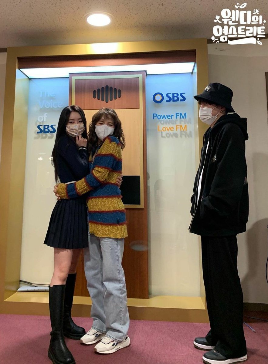 wandj221's tweet photo. 220512 sbsyoungstreet insta update with #WENDY, Sua and Taehyun 💙🌈

#Give_me_the_answer
We were with the Tension line who laughed a lot today🙌
Finally, the final winner is here!! This time, the final winner was Taehyun😆👍✨ https://t.co/SlbCx20wkx