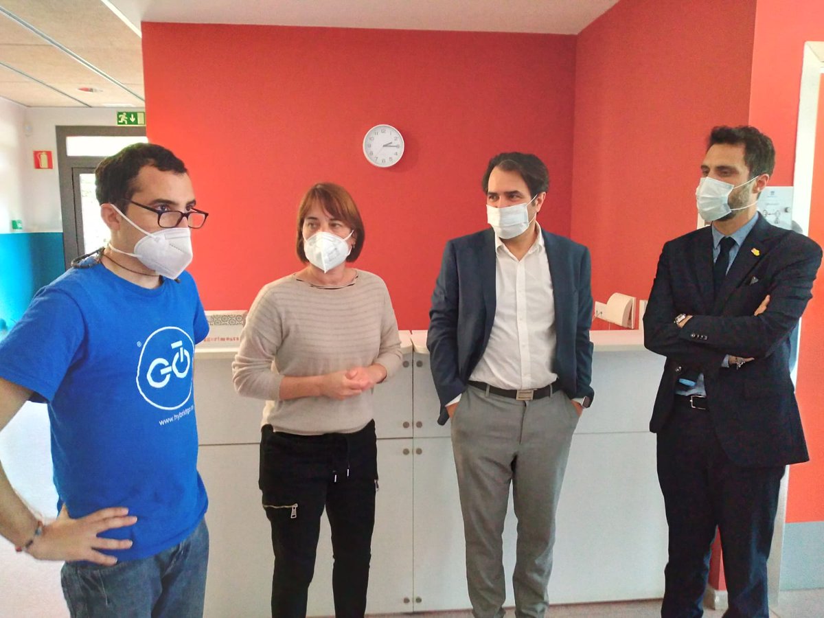 SantTomas_'s tweet photo. La junta de @sinergrup i @_dincat es reuneixen al centre ocupacional de #SantTomas amb @rogertorrent, @oriolsagrera i @evbonet per tractar els reptes de la formació i la inserció laboral de les persones amb discapacitat intel·lectual a Catalunya. https://t.co/8dXeMG4fOr
