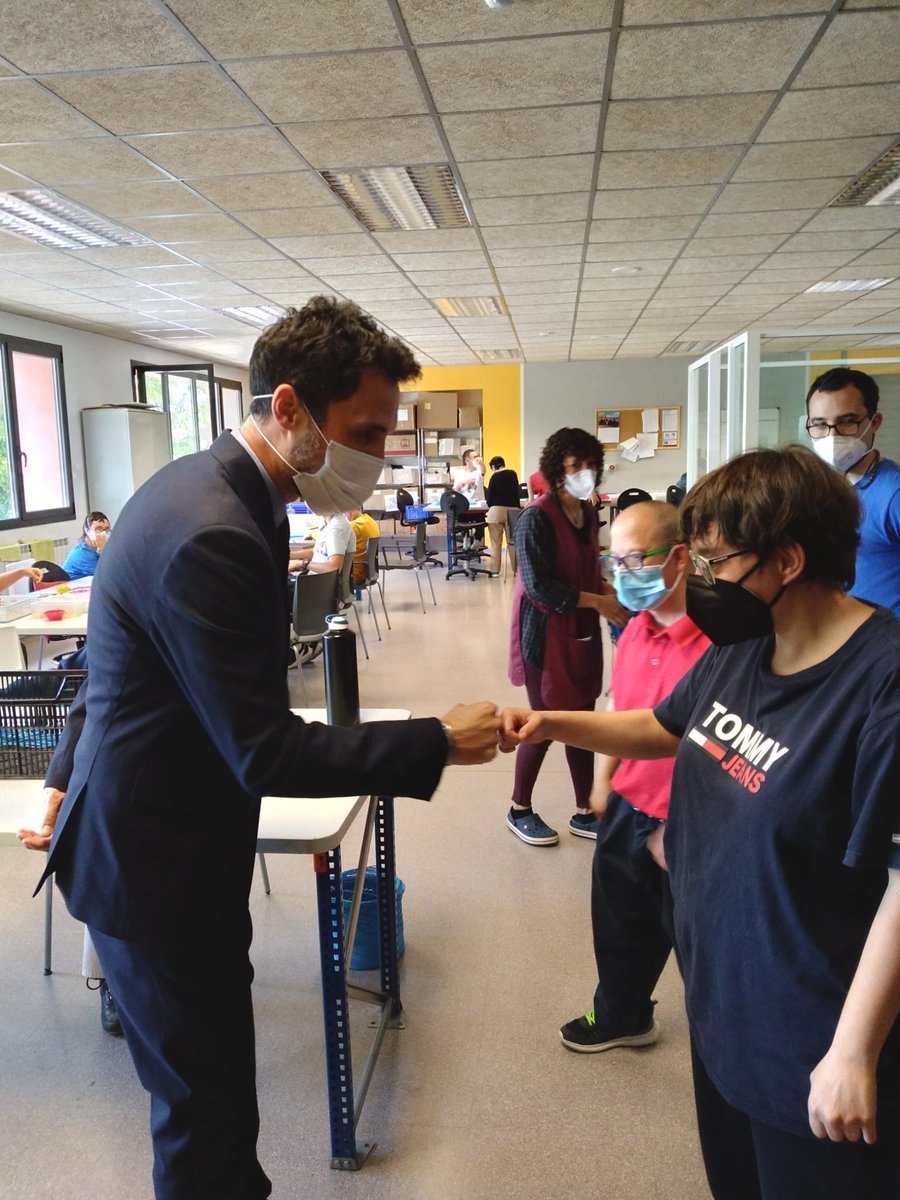 SantTomas_'s tweet photo. La junta de @sinergrup i @_dincat es reuneixen al centre ocupacional de #SantTomas amb @rogertorrent, @oriolsagrera i @evbonet per tractar els reptes de la formació i la inserció laboral de les persones amb discapacitat intel·lectual a Catalunya. https://t.co/8dXeMG4fOr