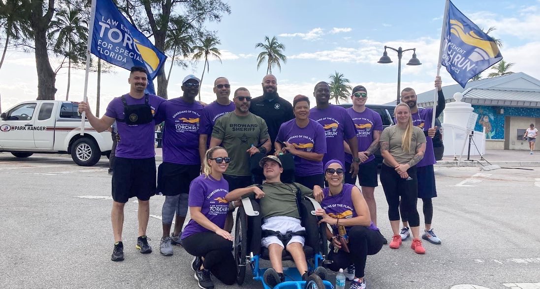 MOBILEMIKE_'s tweet photo. #MobileMike #Congratulations and great job to all of the participants in this morning's #41stAnnual #LawEnforcementTorchRun for @specialolympics #SpecialOlympics #BrowardCountyPBA was honored to greet everyone at the finish line and provide them with cold refreshments.
#bcpba https://t.co/ypEqjUGaZy
