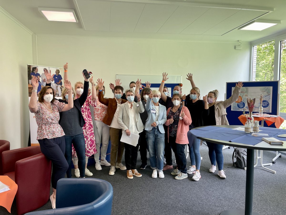 Ab nach Eckernförde!🚴‍♂️🚗
Unsere lieben Kolleg*innen haben heute alles gegeben auf der Suche nach neuen Talenten. 🧐

Auch Lust bei uns zu arbeiten?
Dann bewirb Dich jetzt.🤑🦄
imland.de/karriere/stell…

#bewerbung
#ausbildung
#pflege
#imland
#pitchday
#bewerbertag
#eckernförde