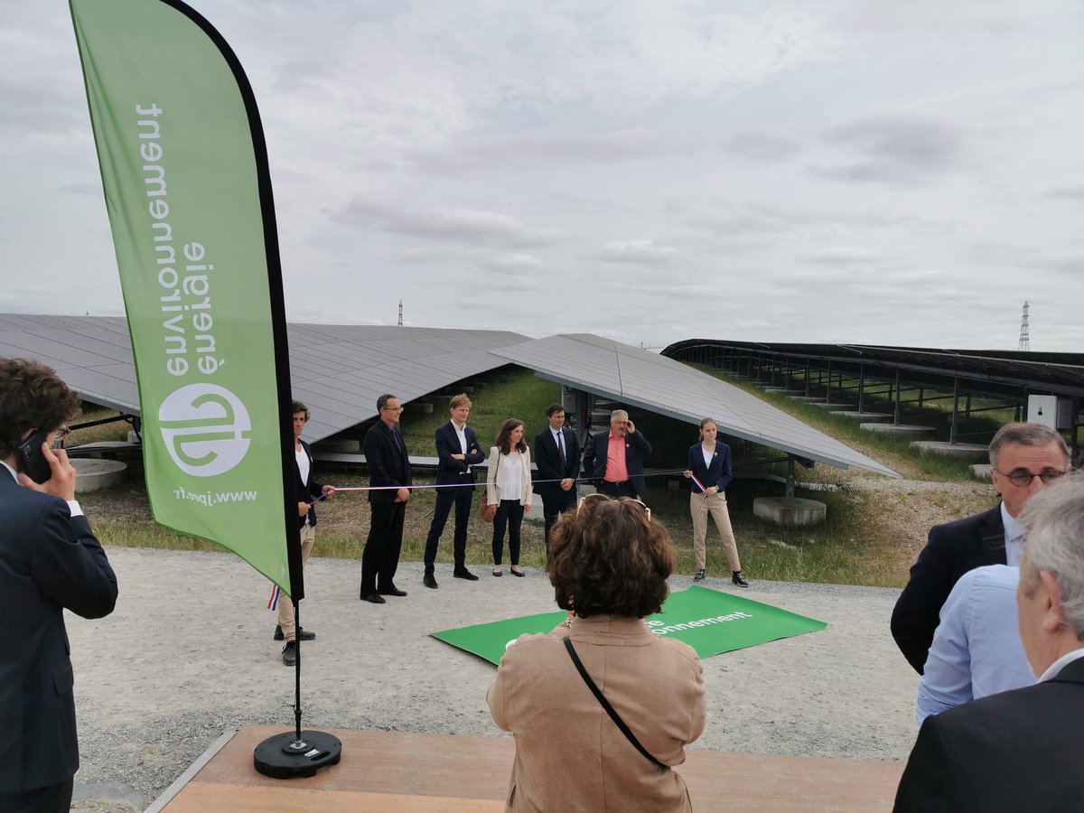 Terra_Energies's tweet image. @Terra_Energies était ce matin à l&apos;inauguration de la très belle centrale photovoltaïque de Labarde à #Bordeaux. Bravo à @JPee_energies et à la @BanqueDesTerr pour ce projet de qualité, soutenu par la collectivité @BxMetro