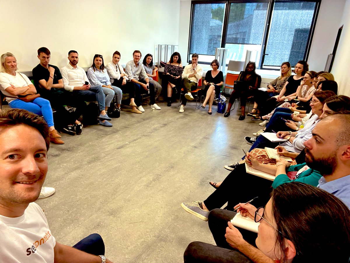 Damien Armenté 🚀 (@damienarmente) on Twitter photo En direct de #NCDR, la Non-Conference Du Recrutement à #Lyon😆 Aujourd’hui, on aborde un sujet qui nous est cher chez <a href="/SuperConnectr_/">SuperConnectr</a>: « Le recruteur devient-il un influenceur, animateur de communauté(s) ? »
🤩 Quel succès pour venir débattre sur ce thème passionnant ! En direct de #NCDR, la Non-Conference Du Recrutement à #Lyon😆 Aujourd’hui, on aborde un sujet qui nous est cher chez <a href="/SuperConnectr_/">SuperConnectr</a>: « Le recruteur devient-il un influenceur, animateur de communauté(s) ? »
🤩 Quel succès pour venir débattre sur ce thème passionnant !