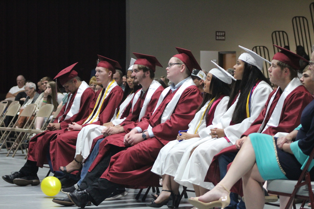 wheatonbulldogs's tweet photo. Enjoy few photos from last night. Graduation is this evening at 7 pm. Congratulations to each of our graduates! #2022Seniors #Graduation #WHSDogs https://t.co/w3VQsBN5pC