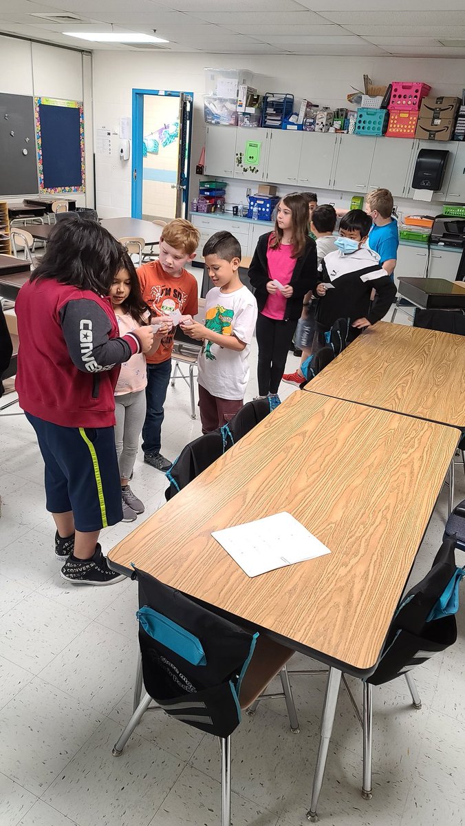 Mrs_Moore_fcps's tweet image. I Have Who Has Fractions #EngagedLearners #MoESGators #OneTeamOneGoal #SIOPFun